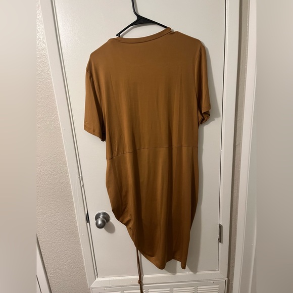 Metallic Cinched Dress - Picture 3 of 3